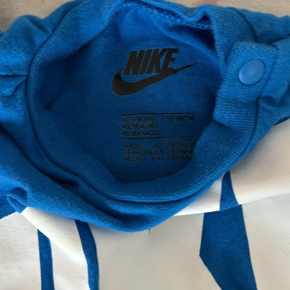 Baby Nike bundle - Picture 3 of 5
